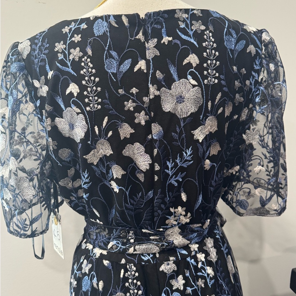 Kensie Floral V-Neck Dress - Black and White - Picture 8 of 13